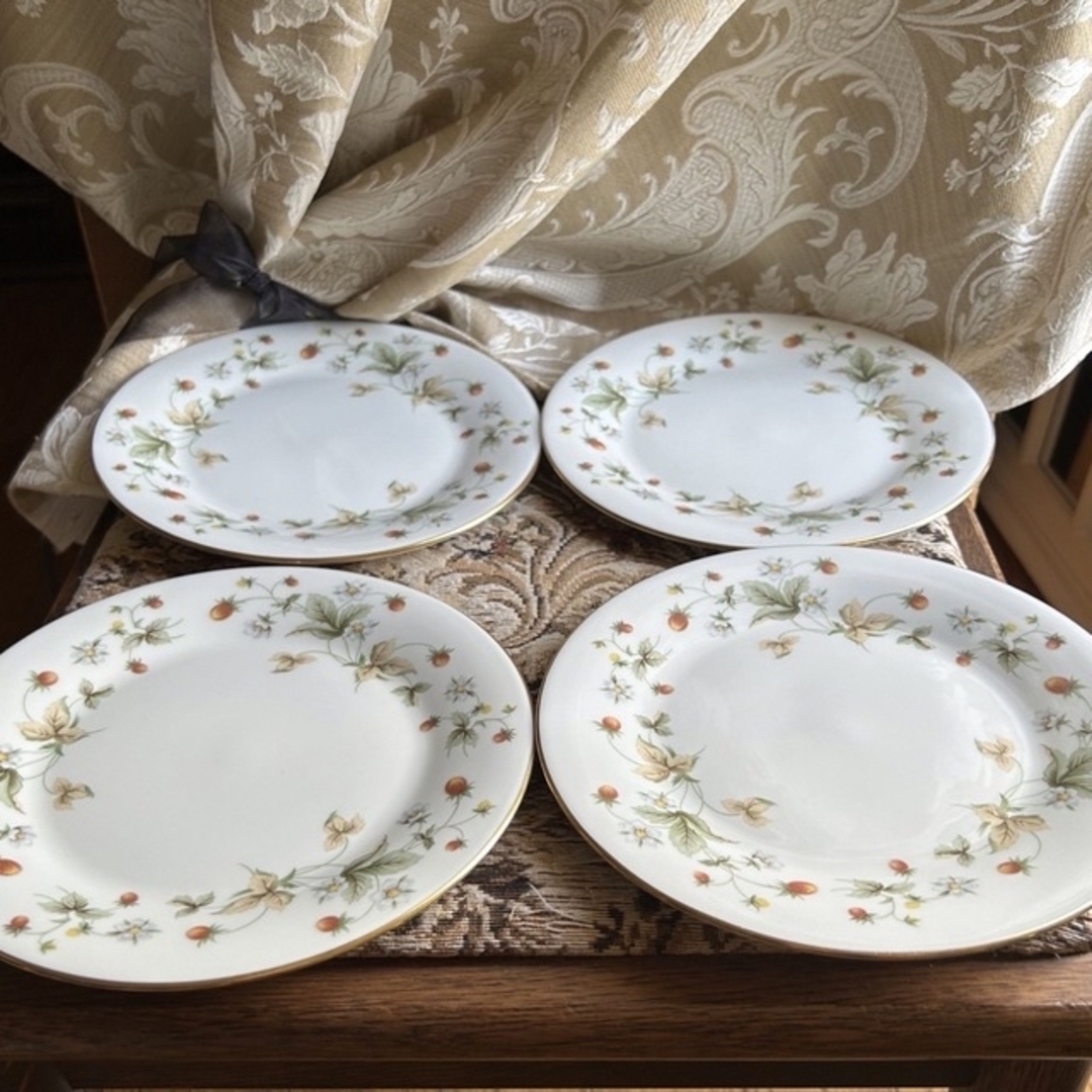 Royal Doulton ロイヤルドルトン ケーキプレート 4種-