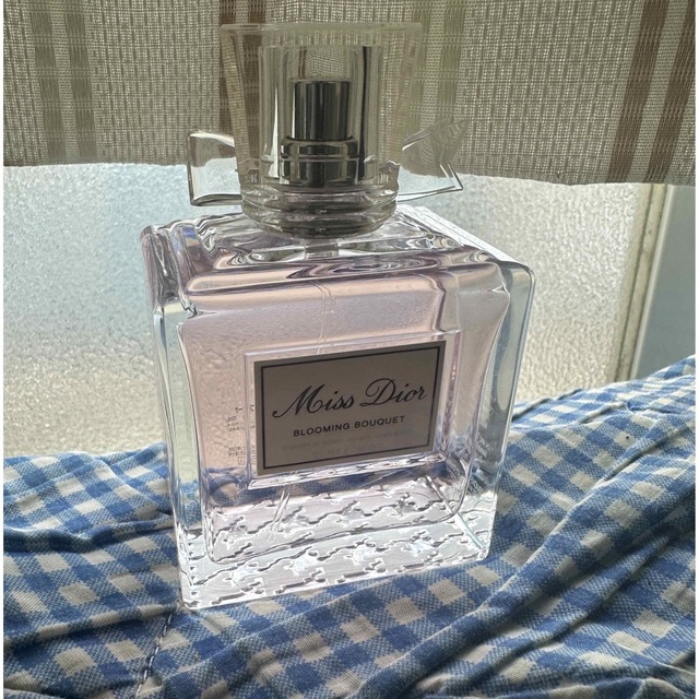 Christian Dior(クリスチャンディオール)のDior ブルーミングブーケ100ml コスメ/美容の香水(香水(女性用))の商品写真