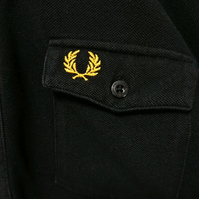 FRED PERRY(フレッドペリー)のフレッドペリー　ポケット付　ワンポイント　刺繍　ロゴ　半袖　ポロシャツ メンズのトップス(ポロシャツ)の商品写真