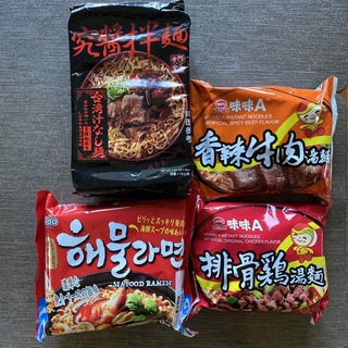 インスタントラーメン　4袋(インスタント食品)