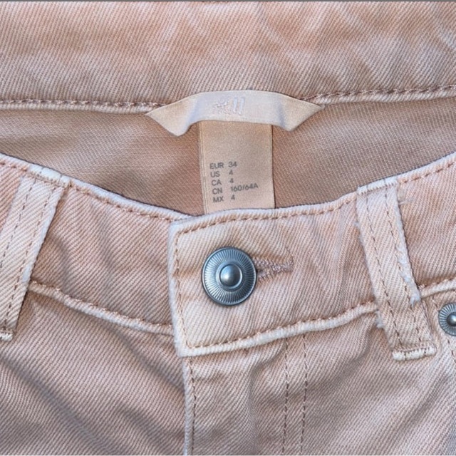 H&M(エイチアンドエム)のダメージ　ピンクミニスカート レディースのスカート(ミニスカート)の商品写真