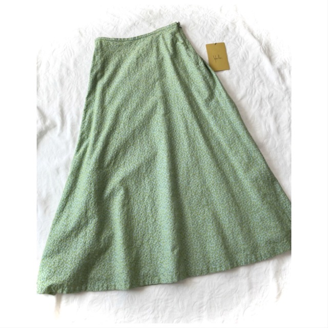 Sybilla(シビラ)の未使用 シビラ 薄グリーン 総刺繍 綿 フレアロングスカートM w65 レディースのスカート(ロングスカート)の商品写真