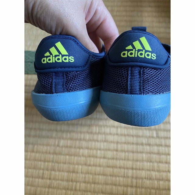 adidas(アディダス)のadidas キッズ　サンダル　21センチ キッズ/ベビー/マタニティのキッズ靴/シューズ(15cm~)(サンダル)の商品写真