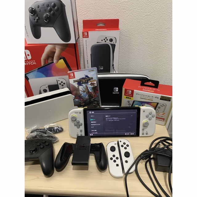 Nintendo Switch(ニンテンドースイッチ)のNintendo Switch有機ELセット エンタメ/ホビーのゲームソフト/ゲーム機本体(携帯用ゲーム機本体)の商品写真