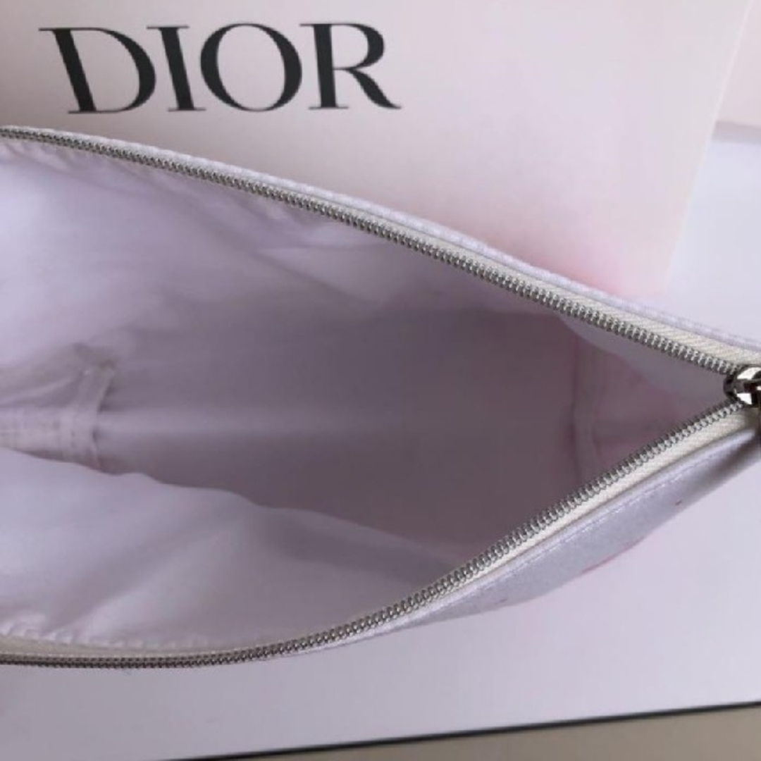 Christian Dior(クリスチャンディオール)のDIOR　ノベルティ　花柄ポーチ レディースのファッション小物(ポーチ)の商品写真