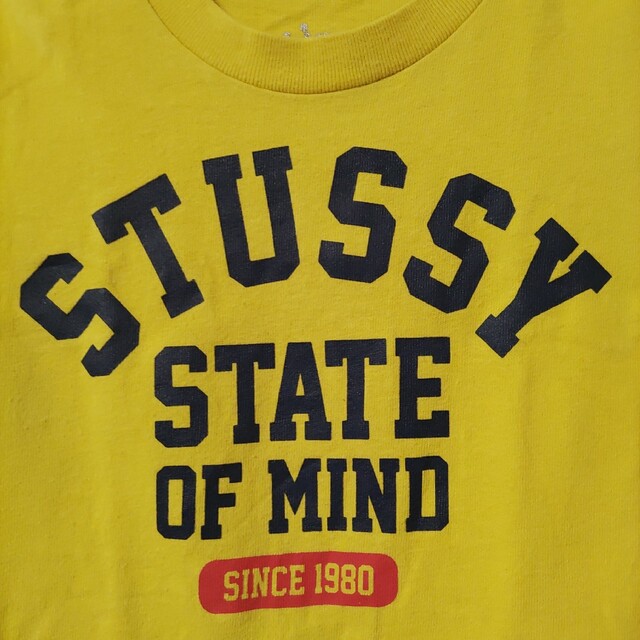 STUSSY(ステューシー)のSTUSSYキッズ半袖TシャツSサイズSTATE OF MIND黄色イエロー紺赤 キッズ/ベビー/マタニティのキッズ服男の子用(90cm~)(Tシャツ/カットソー)の商品写真