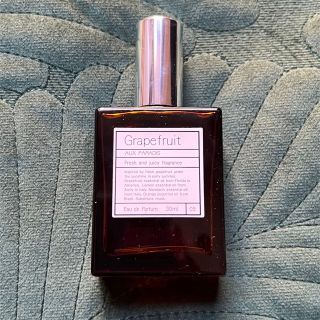 オゥパラディ(AUX PARADIS)のaux paradis  グレープフルーツ　30ml(ユニセックス)