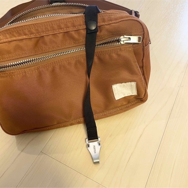 PORTER(ポーター)のPOTER LIFT WAIST BAG ウエストバッグ　ブロンズ メンズのバッグ(ウエストポーチ)の商品写真