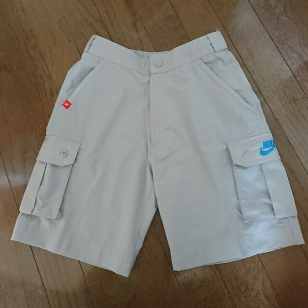 NIKE(ナイキ)のNIKE BOYS ハーフパンツ 白ぽいグレー ゴルフパンツ キュロット キッズ/ベビー/マタニティのキッズ服男の子用(90cm~)(パンツ/スパッツ)の商品写真