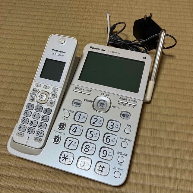 Panasonic(パナソニック)の▲パナソニック デジタルコードレス電話機 VE-GD72-W スマホ/家電/カメラのスマホ/家電/カメラ その他(その他)の商品写真