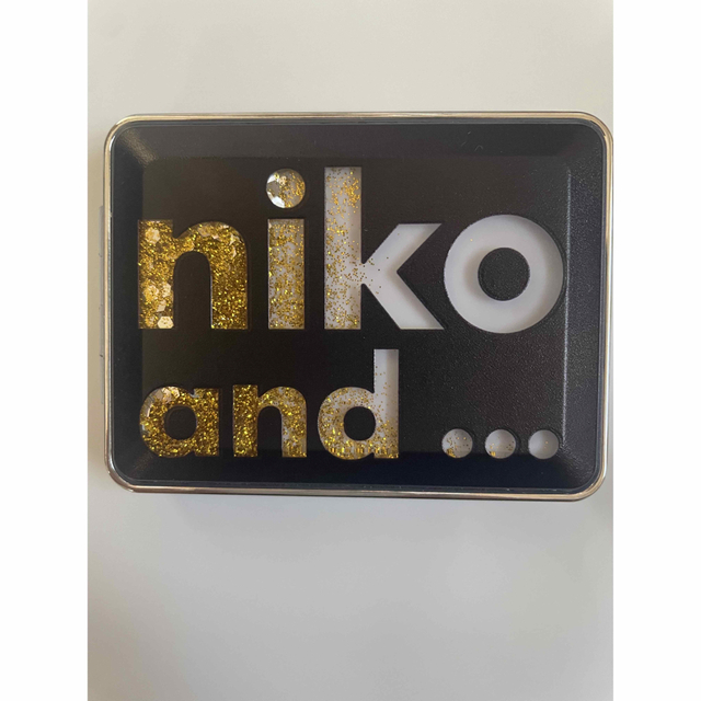 niko and...(ニコアンド)の【未使用】niko and オリジナルラメ入りミラー レディースのファッション小物(ミラー)の商品写真