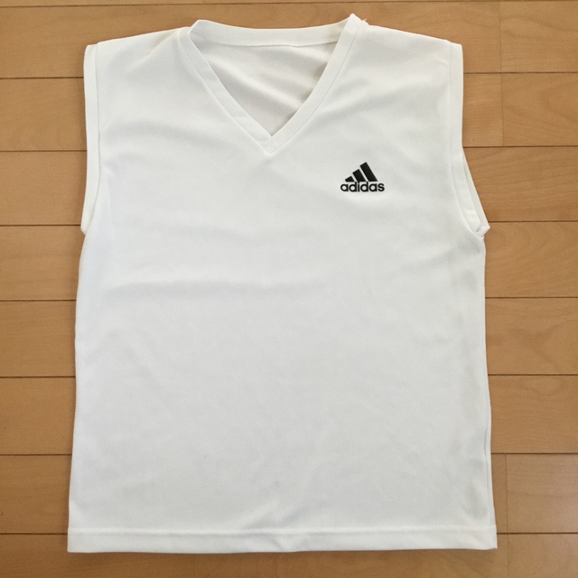 adidas(アディダス)のアディダス　ノースリーブシャツ キッズ/ベビー/マタニティのキッズ服男の子用(90cm~)(Tシャツ/カットソー)の商品写真