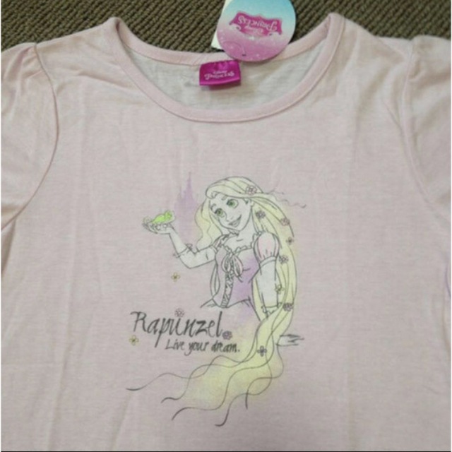 Disney(ディズニー)の新品☆Tシャツ☆サイズ150 キッズ/ベビー/マタニティのキッズ服女の子用(90cm~)(Tシャツ/カットソー)の商品写真