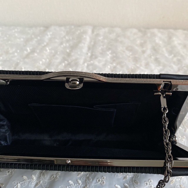 ブラックフォーマルバッグ　チェーン付き レディースのバッグ(クラッチバッグ)の商品写真
