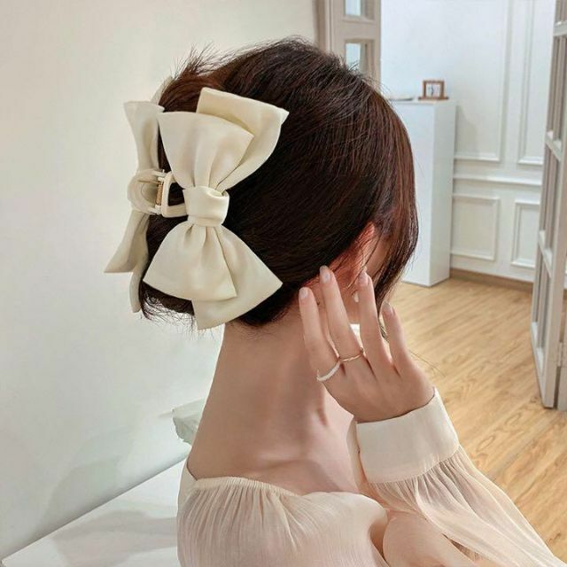 シフォンバレッタ　ヘアクリップ　バレッタ　黒　韓国