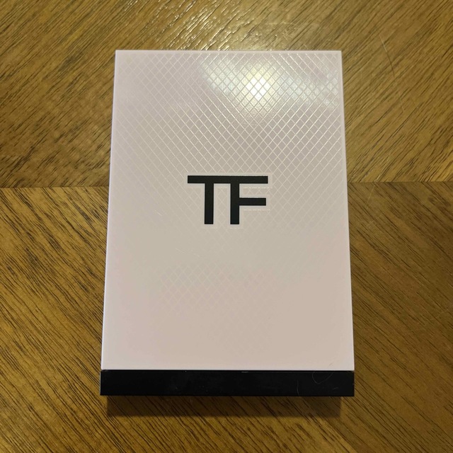 TOM FORD BEAUTY(トムフォードビューティ)のアイカラクォードC 35R ローズトパーズ コスメ/美容のベースメイク/化粧品(アイシャドウ)の商品写真