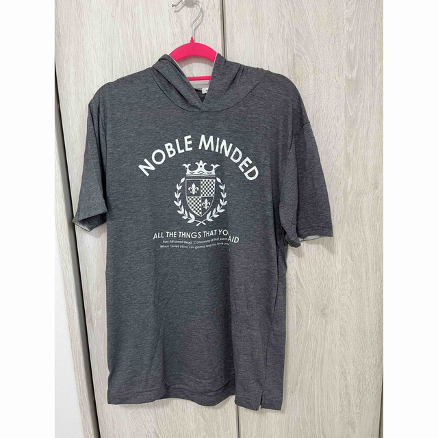 a.v.v(アーヴェヴェ)のa.v.v HOMME 半袖カットソー  Tシャツ　フード付き メンズのトップス(Tシャツ/カットソー(半袖/袖なし))の商品写真