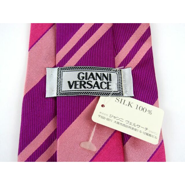 Gianni Versace(ジャンニヴェルサーチ)のジャンニ・ヴェルサーチ ブランドネクタイ ストライプ柄 メドゥーサ柄 シルク イタリア製 未使用品 メンズ ピンク Gianni Versace メンズのファッション小物(ネクタイ)の商品写真