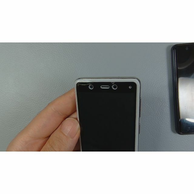 Rakuten mini 白 x 1、黒 x 1（合計２台） スマホ/家電/カメラのスマートフォン/携帯電話(スマートフォン本体)の商品写真
