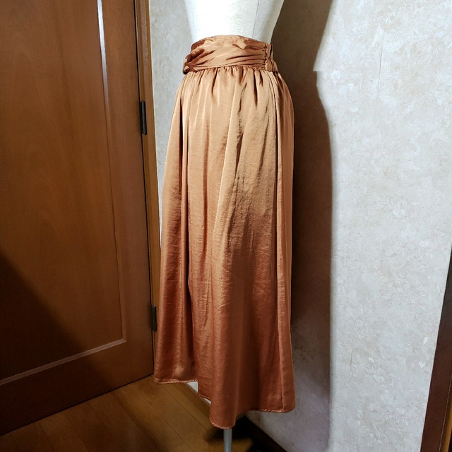 SAKAZEN(サカゼン)の❤ORLLIA/オリリア❤サテン生地ギャザーロングスカート/LL新品タグ付き商品 レディースのスカート(ロングスカート)の商品写真