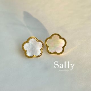 アメリヴィンテージ(Ameri VINTAGE)のsale【ゴールド】ステンレス　シェルお花ピアス(ピアス)