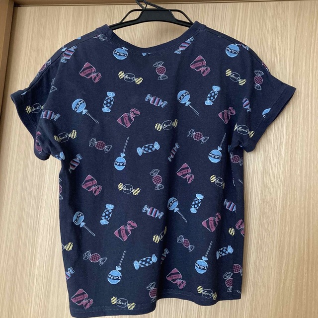 キャンディー柄　Tシャツ　ネイビー　130cm キッズ/ベビー/マタニティのキッズ服女の子用(90cm~)(Tシャツ/カットソー)の商品写真