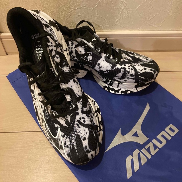 MIZUNO(ミズノ)のミズノ　ウェーブリベリオンプロ　26.0センチ スポーツ/アウトドアのランニング(シューズ)の商品写真