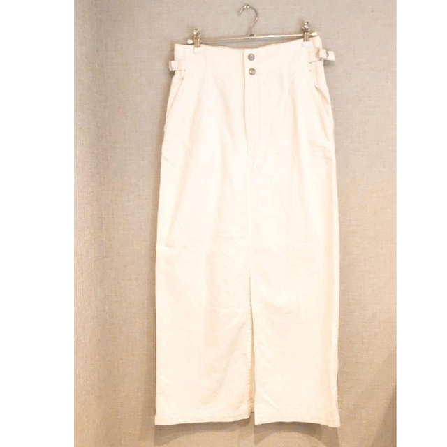 Spick & Span(スピックアンドスパン)のSpick&Span  ルーミィペンシルスカート  白 レディースのスカート(ロングスカート)の商品写真