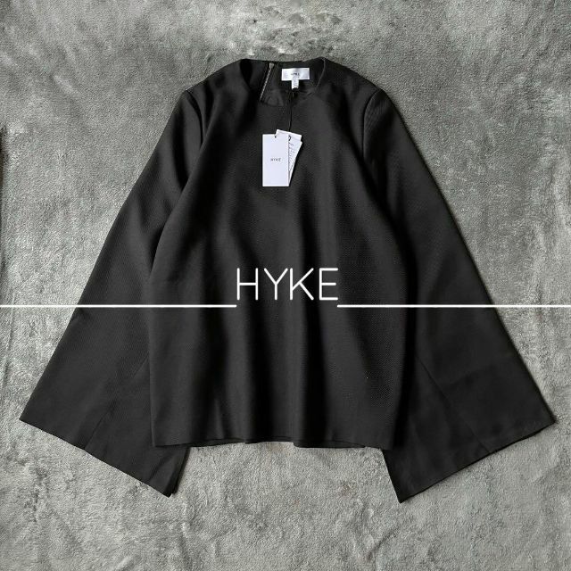 【新品】HYKE ハイク ベルスリーブ トップス ブラック サイズ1新品タグ付きです