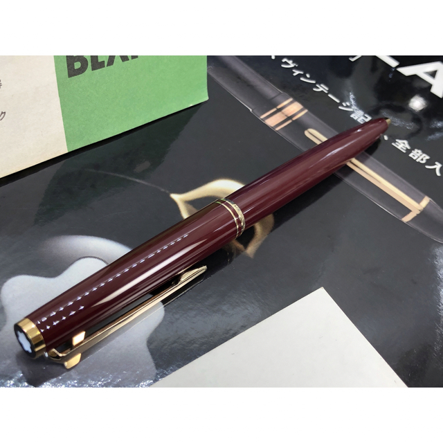 MONTBLANC(モンブラン)の稀な未使用品！ボルドーカラー金装ハンマートリガーNo281★モンブラン新品インク インテリア/住まい/日用品の文房具(ペン/マーカー)の商品写真