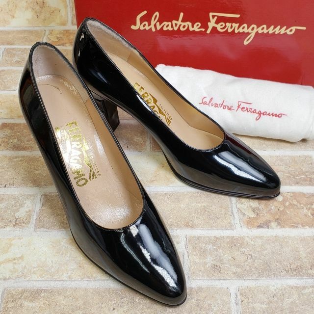 未使用美品♥フェラガモFerragamo ガンチーニ パンプス 6.5C-