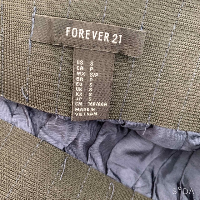 FOREVER 21(フォーエバートゥエンティーワン)のミニスカート　フレア レディースのスカート(ミニスカート)の商品写真