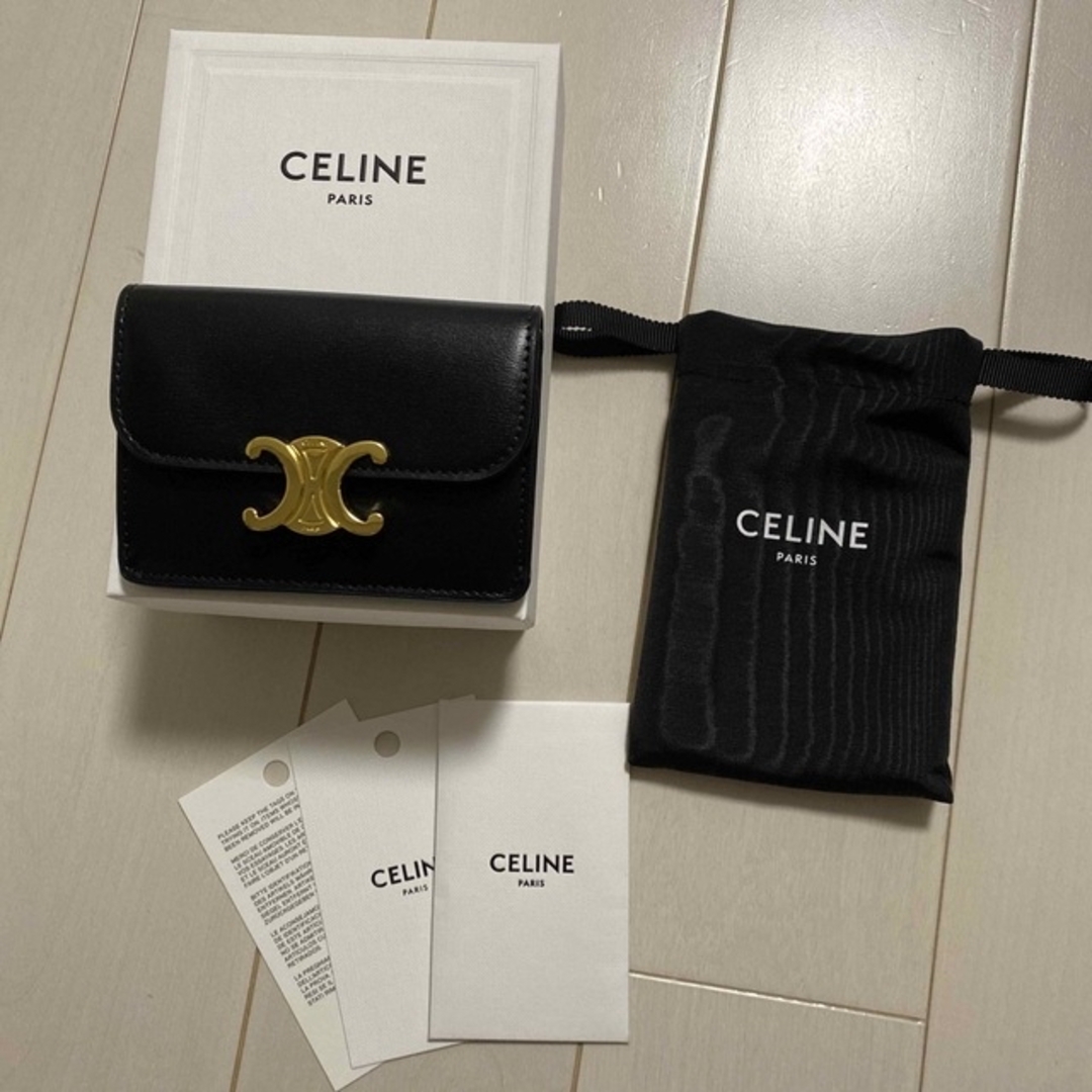 CELINE ★ フラップ付きカードホルダー