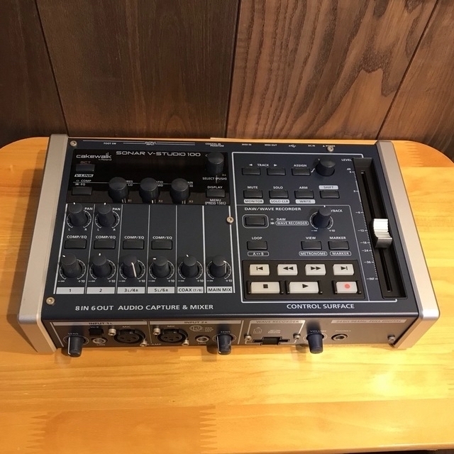 Roland(ローランド)のSonar V-studio100オーディオインターフェイス 楽器のDTM/DAW(オーディオインターフェイス)の商品写真