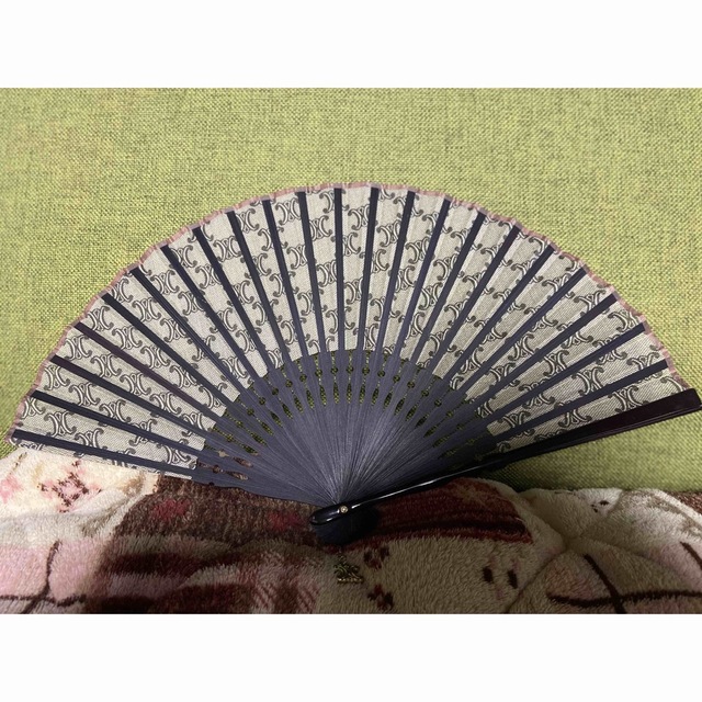 セリーヌ扇子 1