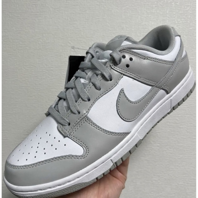 NIKE(ナイキ)のNike Dunk Low "Grey Fog" ダンクロー グレーフォグ メンズの靴/シューズ(スニーカー)の商品写真