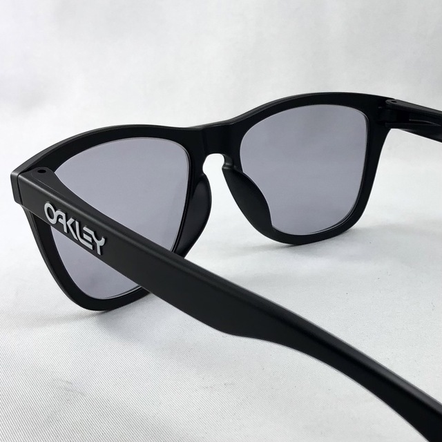 Oakley(オークリー)のOAKLEYオークリー9245ライトスモークサングラスフロッグスキンD0 メンズのファッション小物(サングラス/メガネ)の商品写真