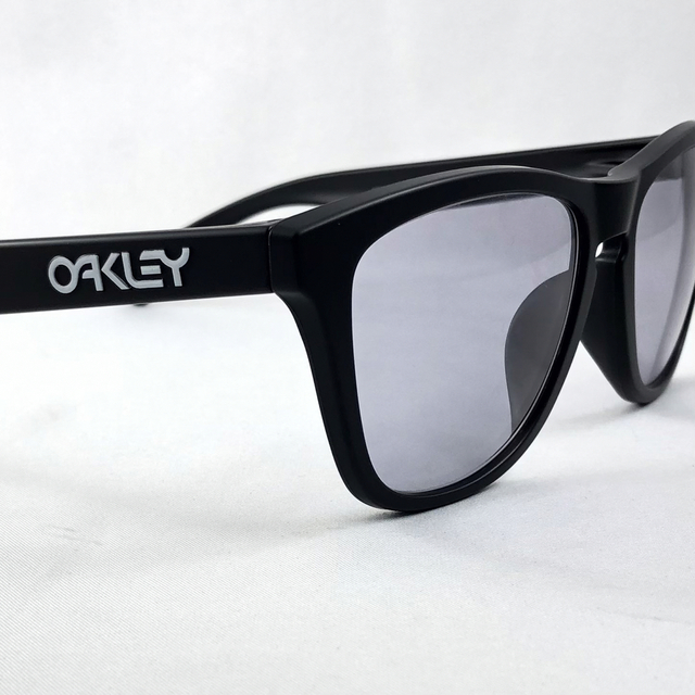 OAKLEYオークリー9245ライトスモークサングラスフロッグスキンD0