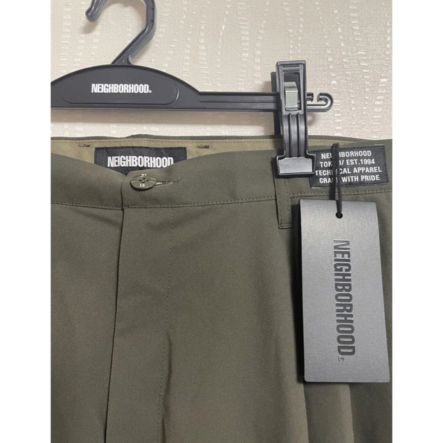 NEIGHBORHOOD(ネイバーフッド)のzorn着用　neighborhood two tuck pants メンズのパンツ(スラックス)の商品写真