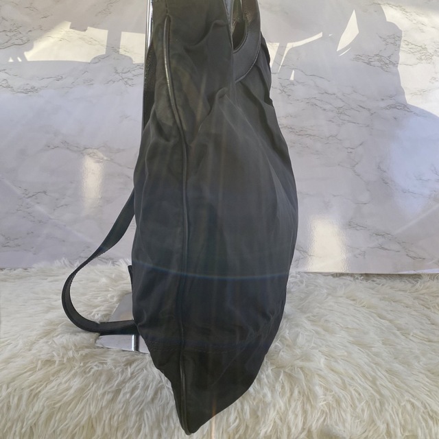 Salvatore Ferragamo(サルヴァトーレフェラガモ)の希少★フェラガモ　A4可　2way   　パンプス ヴァラ　スパンコール　黒 レディースのバッグ(ショルダーバッグ)の商品写真