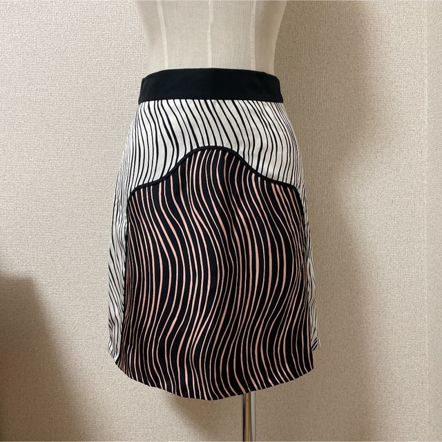 3.1 Phillip Lim(スリーワンフィリップリム)の新品  3・1 フィリップリム ゼブラ柄スカート レディースのスカート(ひざ丈スカート)の商品写真