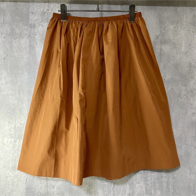 UNTITLED(アンタイトル)のアンタイトル　UNTITLED  橙　スカート　ポリエステル55%  サイズ2 レディースのスカート(ひざ丈スカート)の商品写真