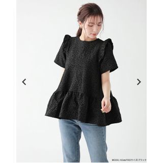 ザラ(ZARA)のフィットモア　ブラック　フラワージャガードティアードトップス　新品未使用(カットソー(半袖/袖なし))