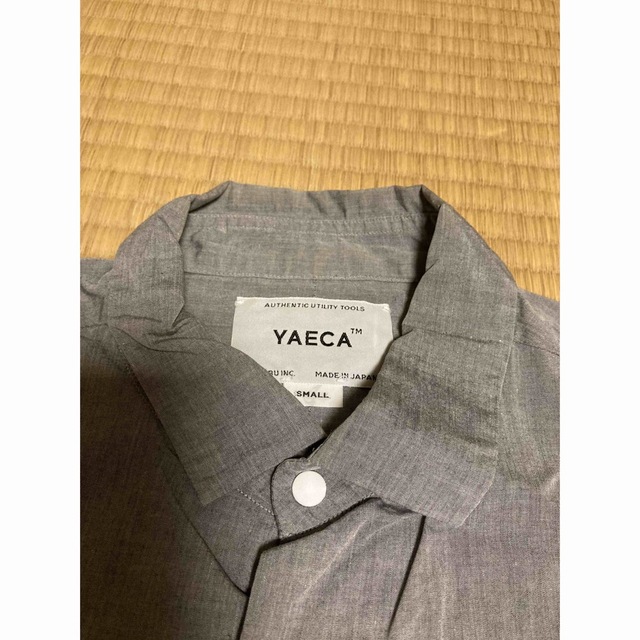 YAECA(ヤエカ)のヤエカ     コンフォート　シャツ　グレー　S メンズのトップス(シャツ)の商品写真