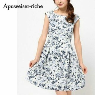 アプワイザーリッシェ(Apuweiser-riche)の花柄ふんわりシルエットが可愛い♪　膝丈フレアワンピース　フリーサイズ　ブルー(ひざ丈ワンピース)