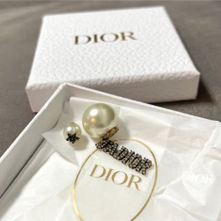 ディオール(Dior)のDIOR TRIBALES ピアス　メタル・レジンパール・クリスタル(ピアス)