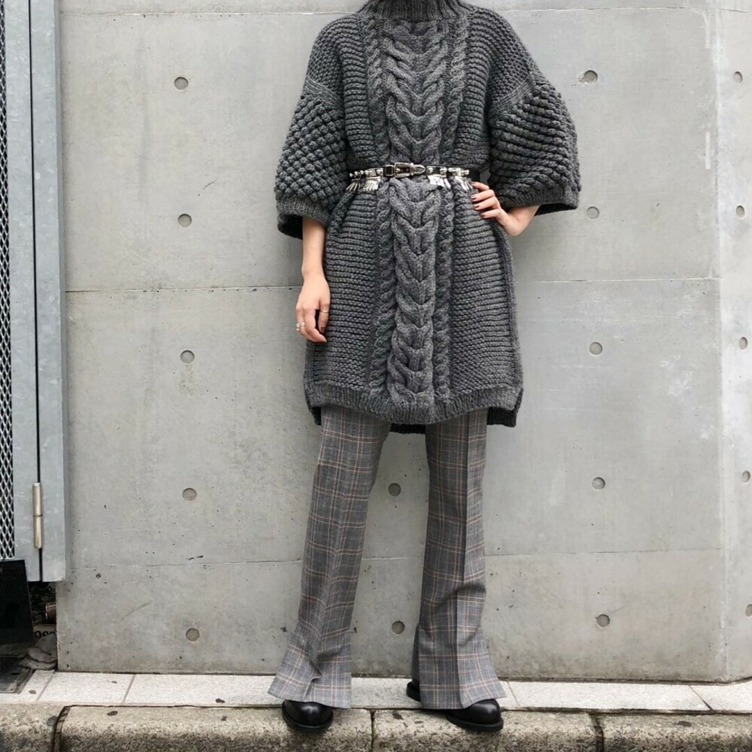 TOGA PULLA(トーガプルラ)のWOOL CHECK VENT PANTS レディースのパンツ(カジュアルパンツ)の商品写真