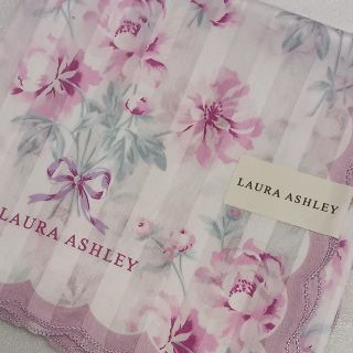 ローラアシュレイ(LAURA ASHLEY)の値下げ📌ローラアシュレイ☆大判ハンカチーフ58×58🌼🎀(ハンカチ)