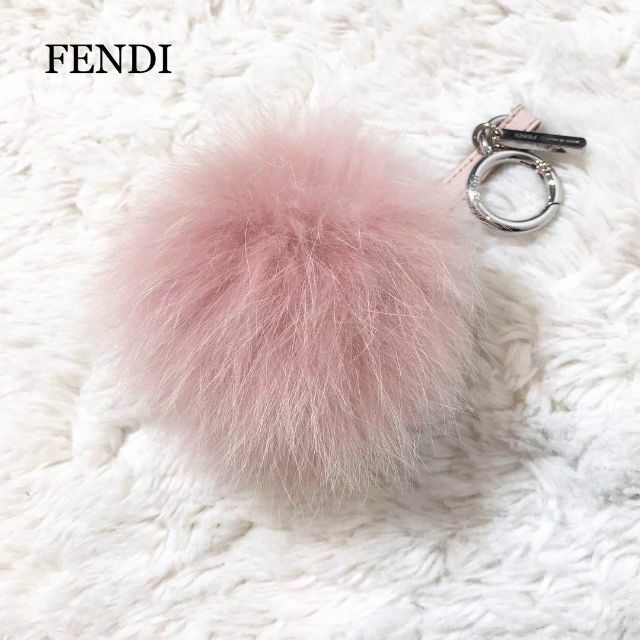 チャーム 【美品】FENDI フェンディ ファー チャーム ピンク シルバー