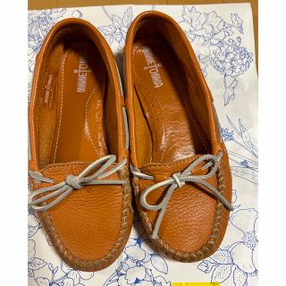 ミネトンカ(Minnetonka)のミネトンカ　モカシン　ローファー　オレンジ　24cm(スリッポン/モカシン)